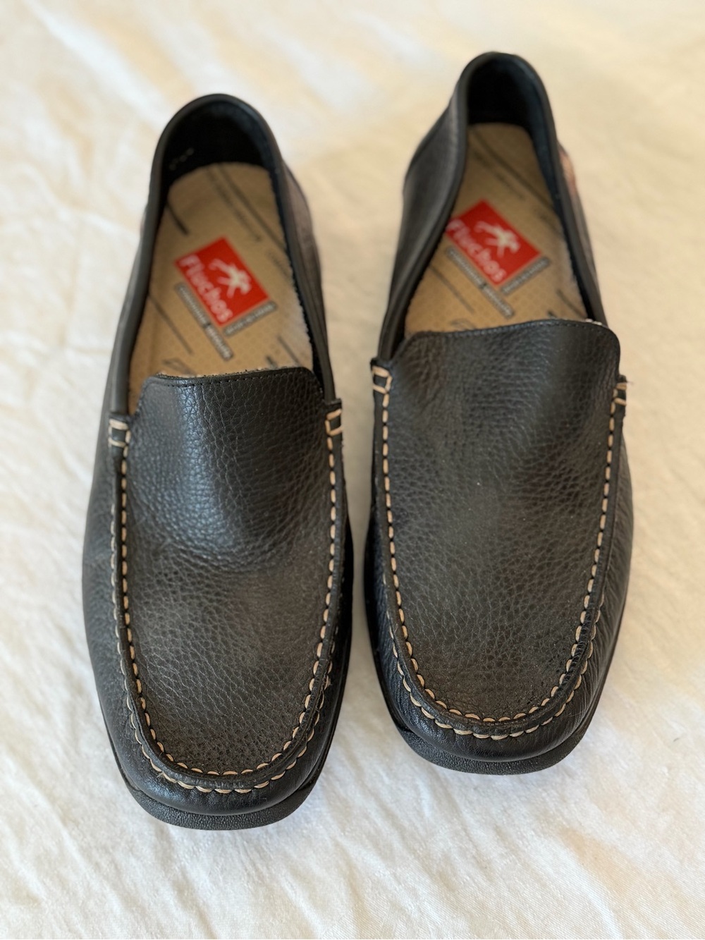 Men’s NWOT Fluchos Orion 8682 Black Slip On Moccasins Size 9